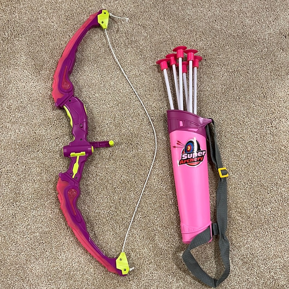 Super archery bow and arrow plastic set for Girls